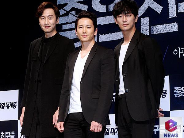 Lee Kwang Soo Ungkap Kebiasaan Ji Sung Saat Mabuk